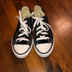 New black converse.